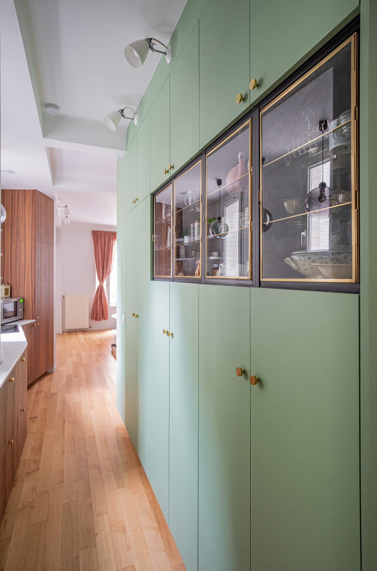 До и после: 5 проектов, где кухня оказалась в коридоре