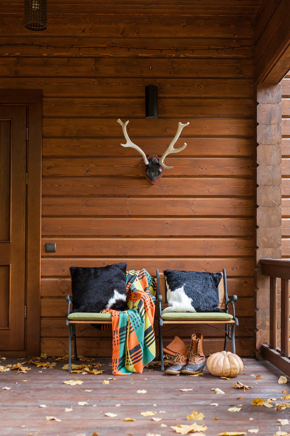 В гостях: Подмосковное шале на участке с историей