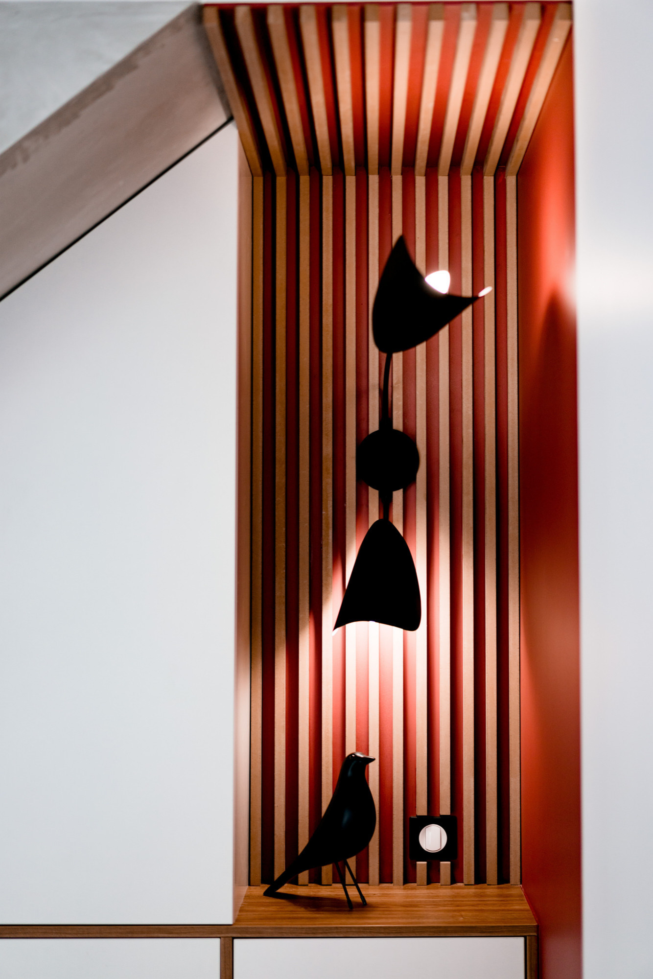 Место под лестницей: 4 проекта с остроумной планировкой