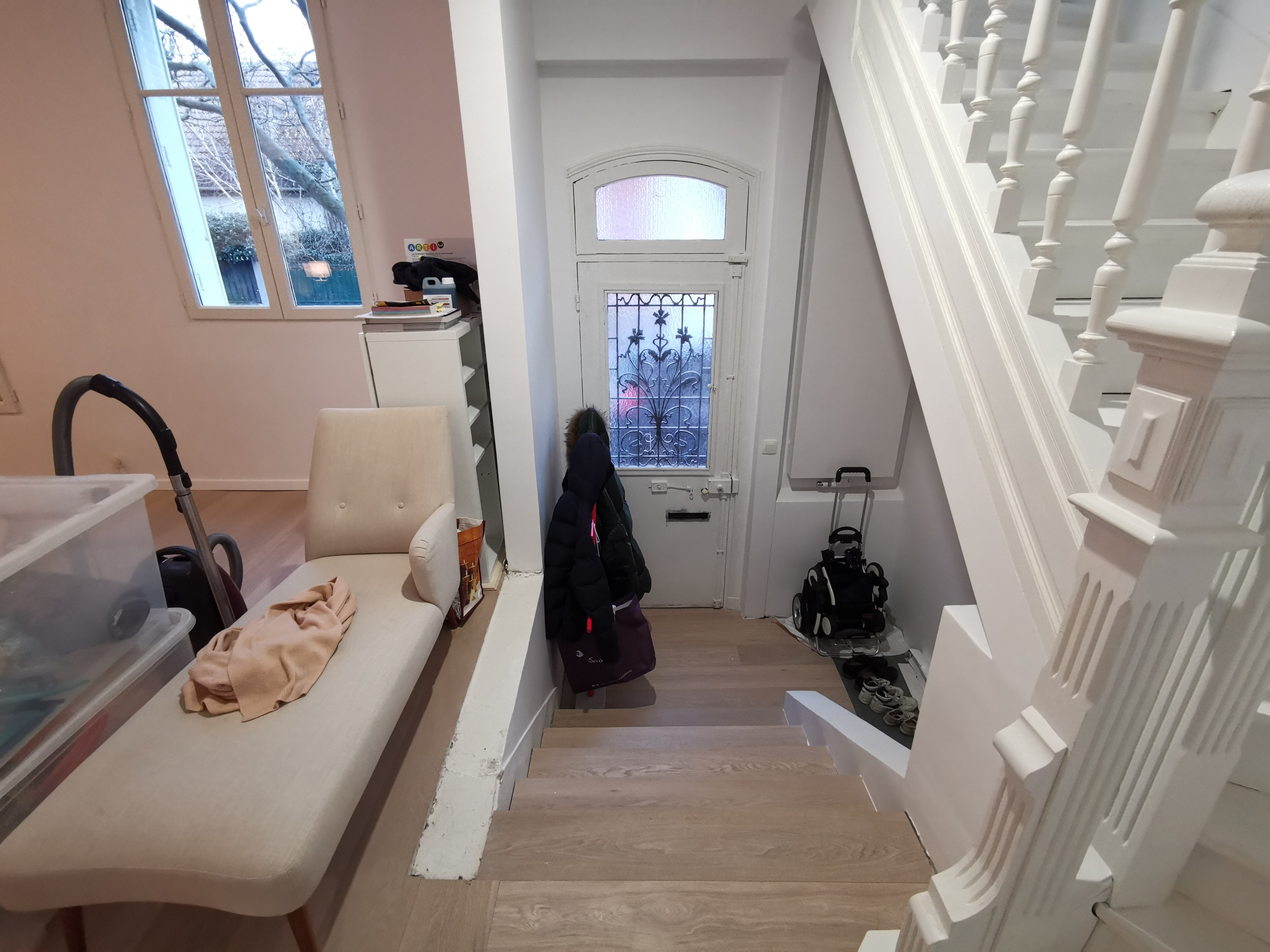 Место под лестницей: 4 проекта с остроумной планировкой