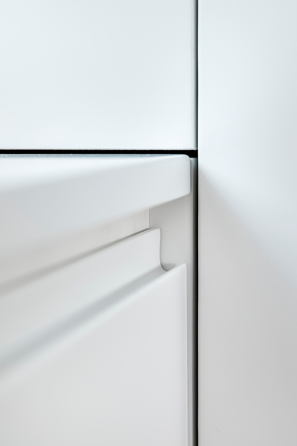 Место под лестницей: 4 проекта с остроумной планировкой