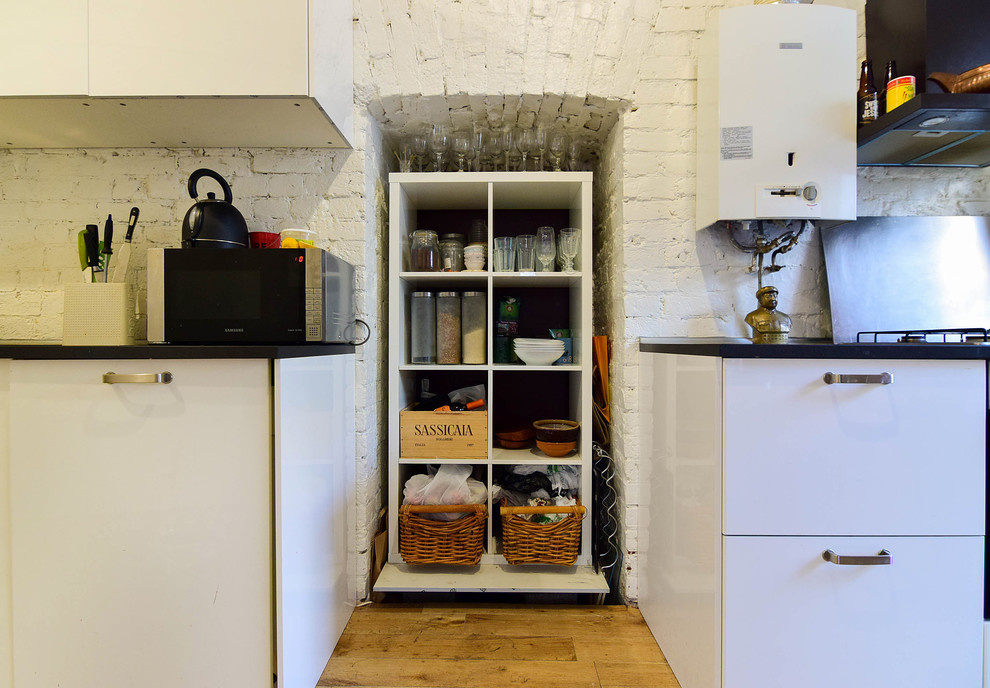 В гостях: Квартира с огромной гостиной, белыми быками и черным мопсом