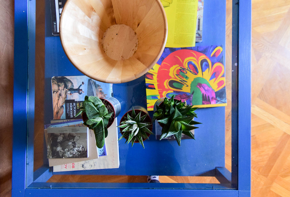 В гостях: Квартира с огромной гостиной, белыми быками и черным мопсом