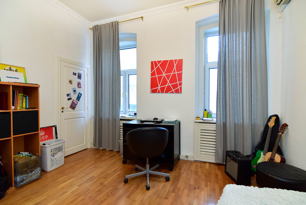 В гостях: Квартира с огромной гостиной, белыми быками и черным мопсом