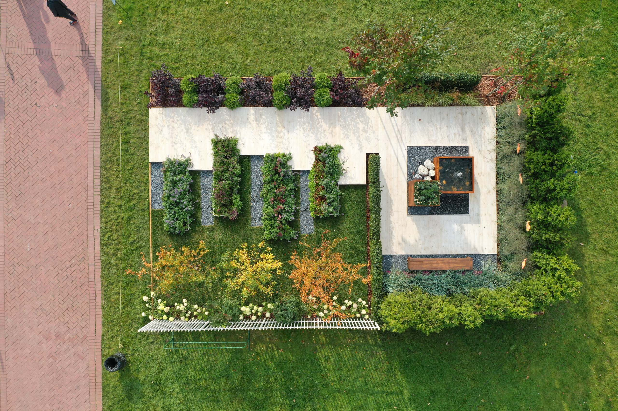 Сад недели: с огородом, кортеном и «живоносным источником»