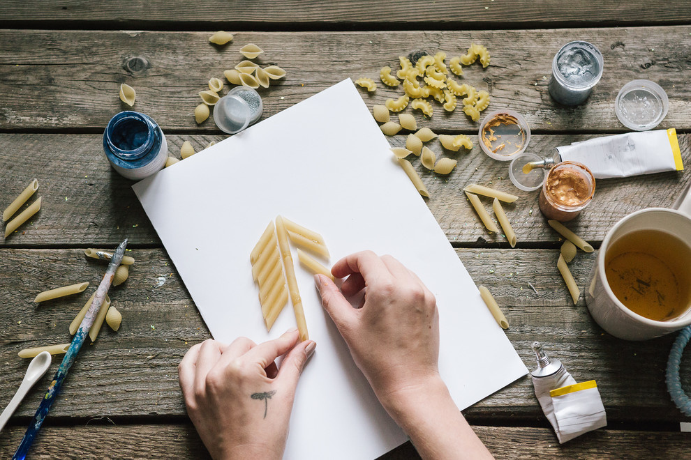 Своими руками: Елочные игрушки — поделки из макарон