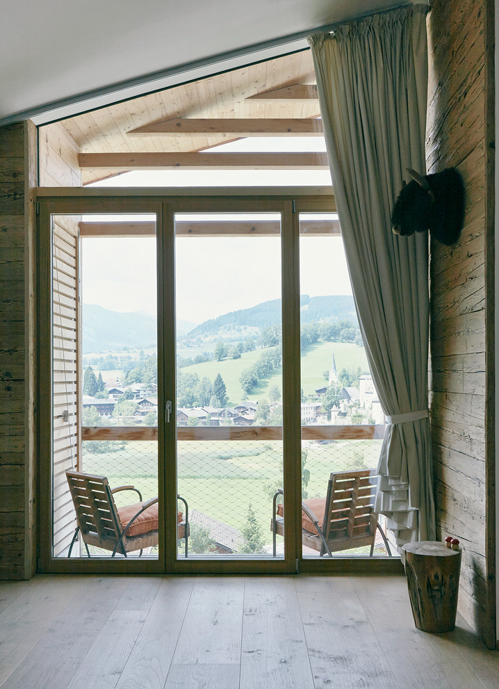 Не квадрат: Какие шторы подойдут скошенным и треугольным окнам