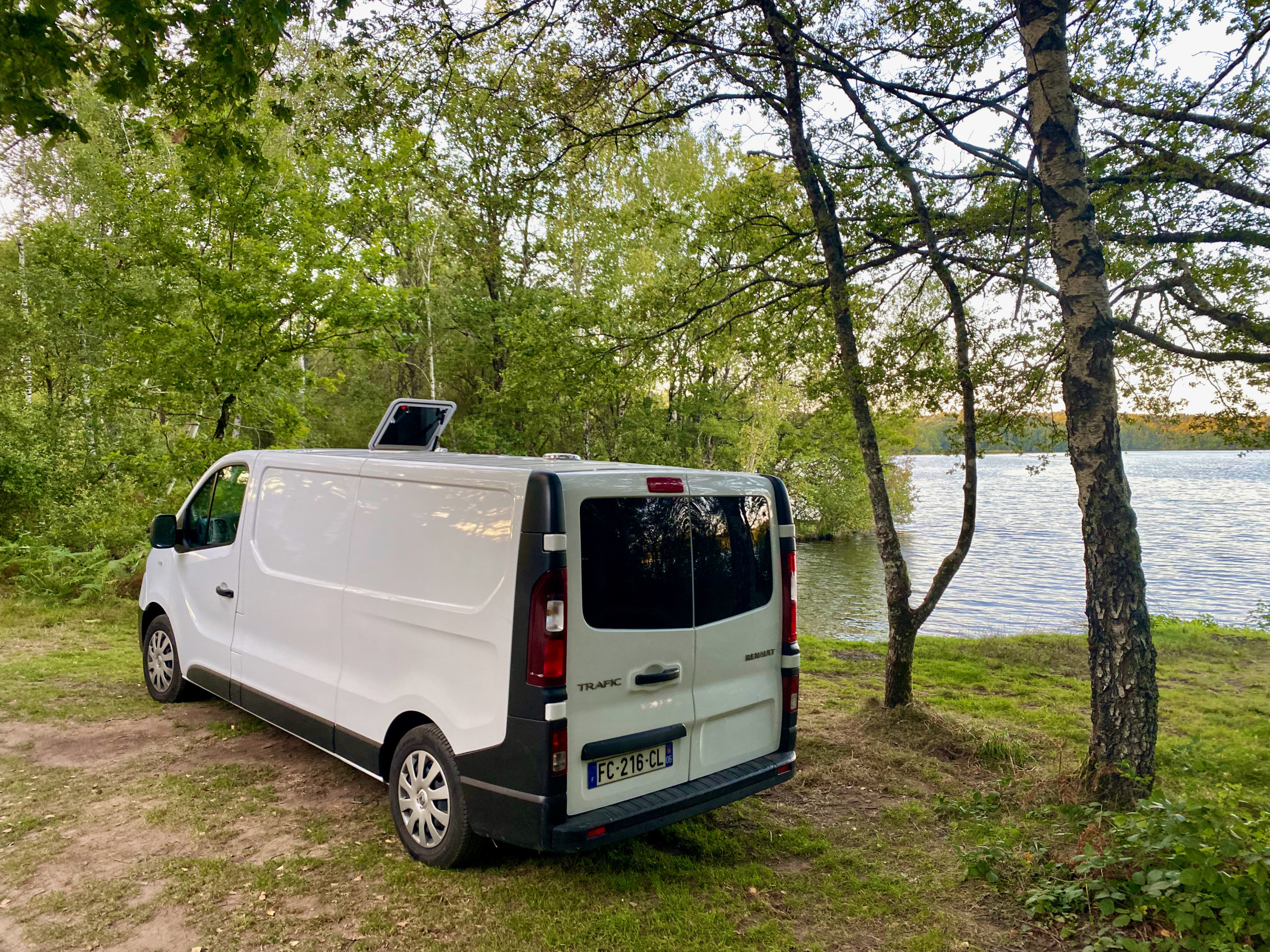 До и после: Фургон для путешествий с выезжающей кухней