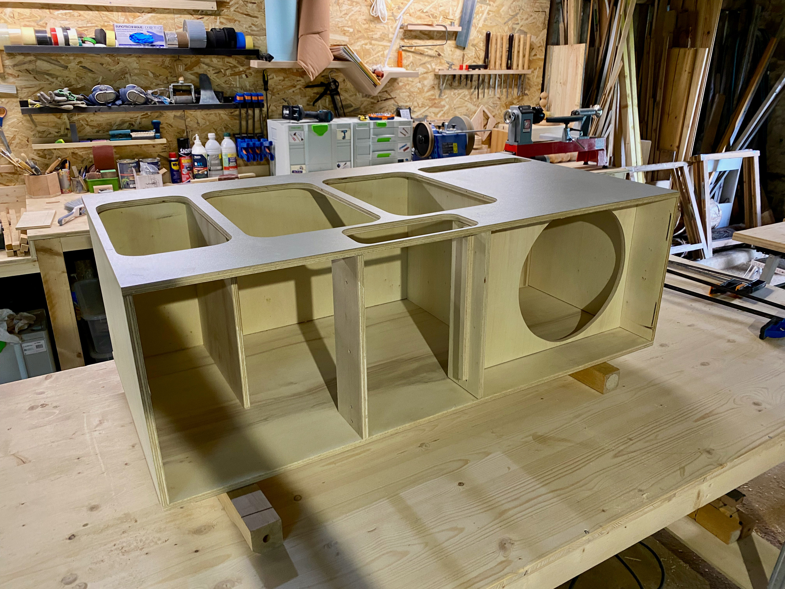 До и после: Фургон для путешествий с выезжающей кухней