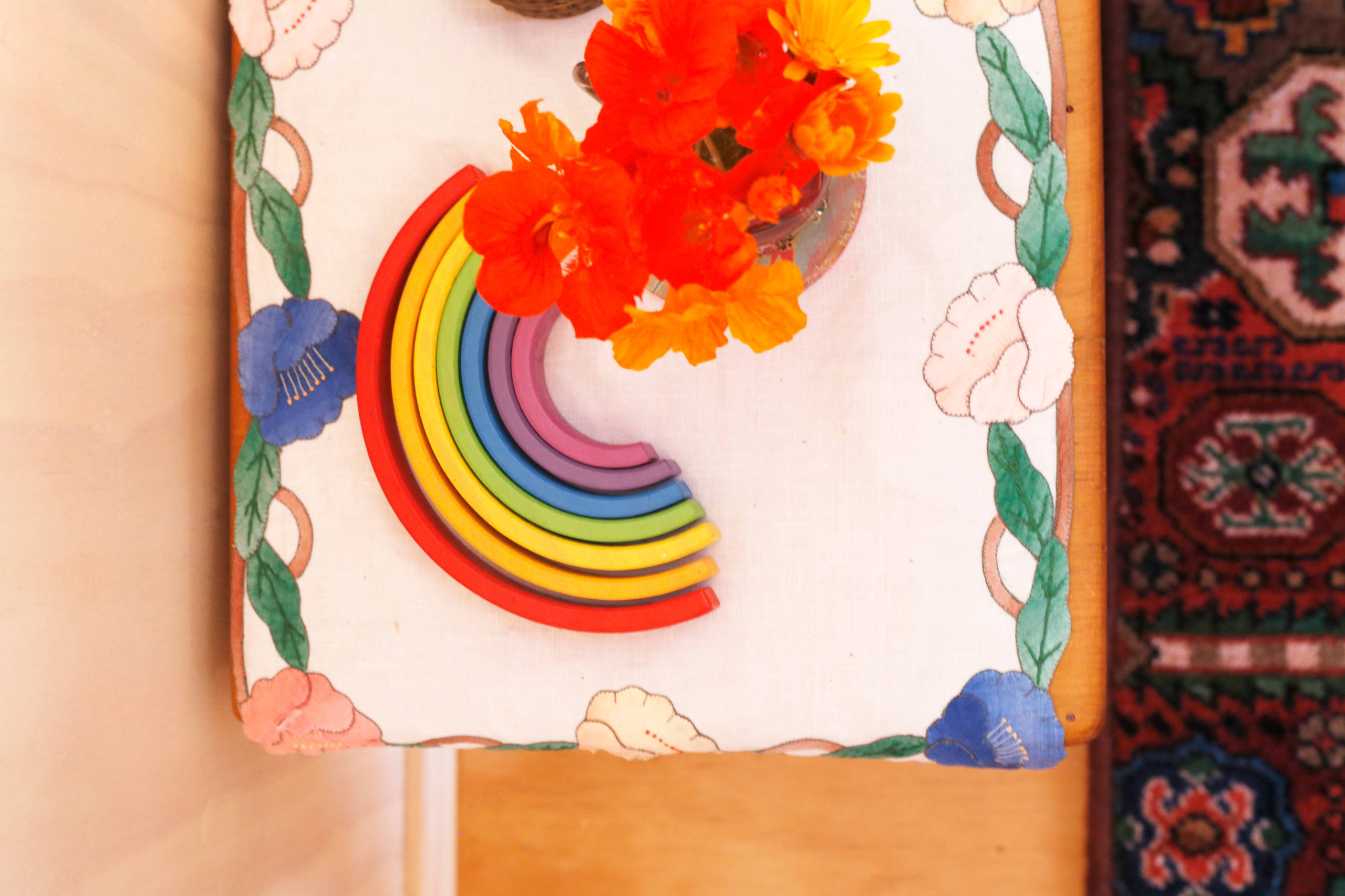 Houzz Новая Зеландия: Яркий дом с цветными рамами