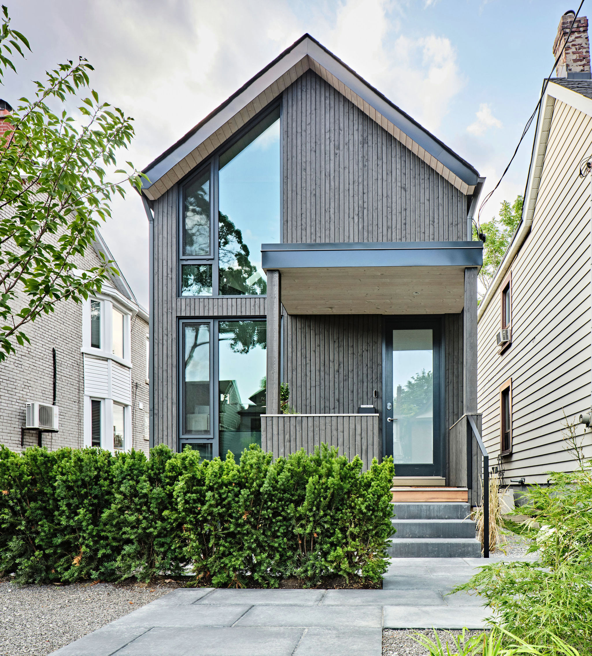 Сад недели: Крошечный дворик в центре Торонто