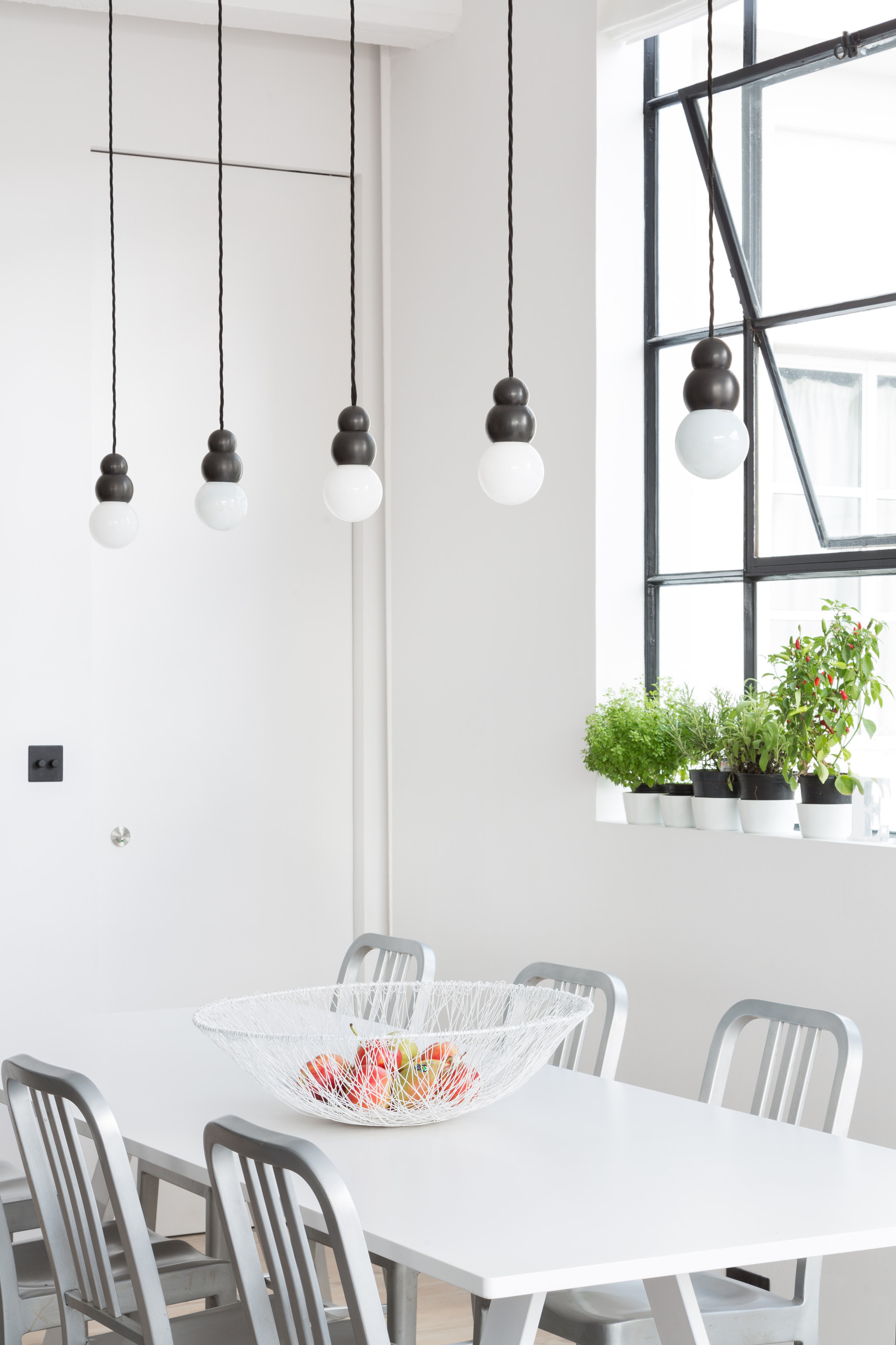 Хороший вопрос: Какую зелень можно вырастить на подоконнике зимой