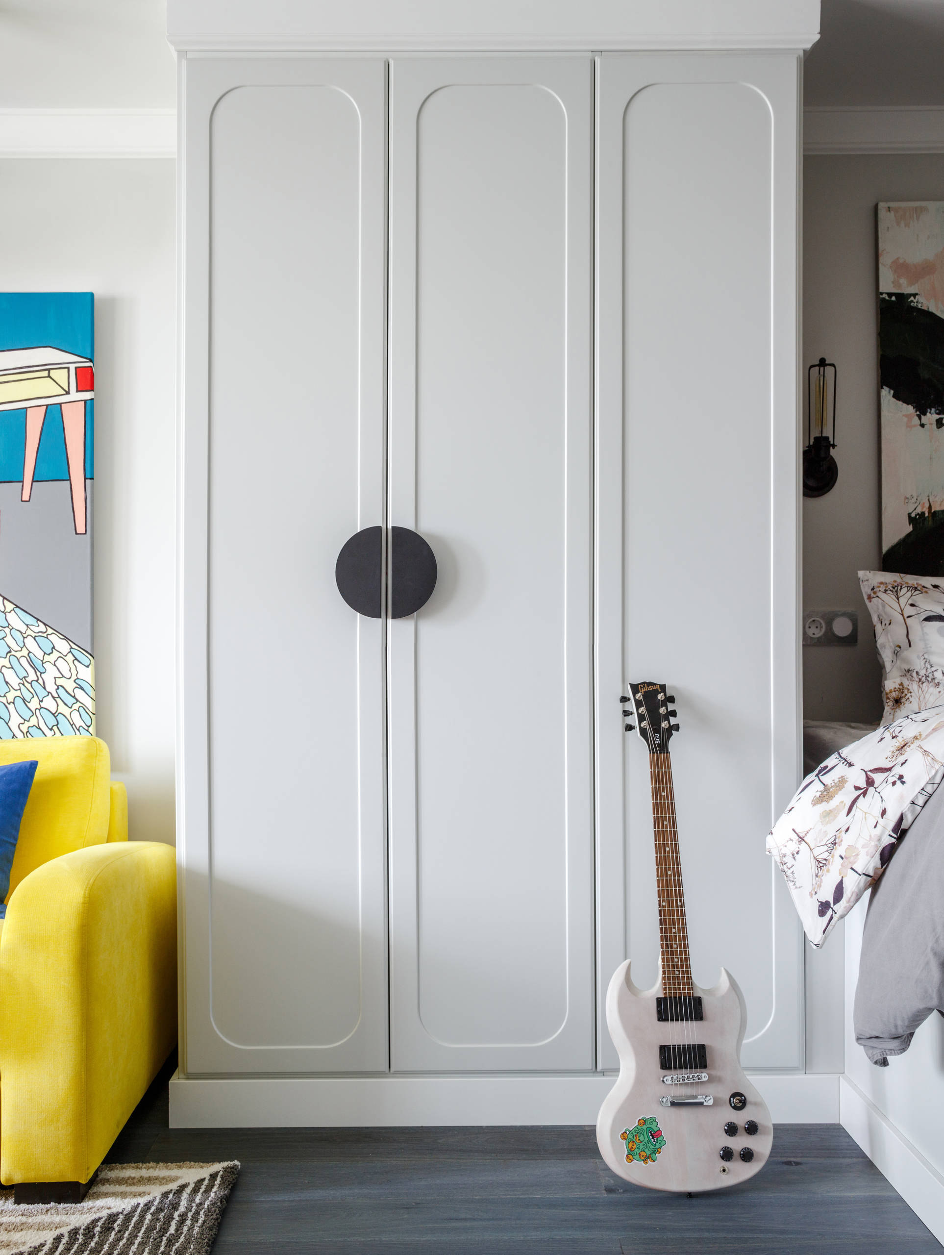 Houzz тур: 34 кв.м — «однушка» с зеркалом для селфи