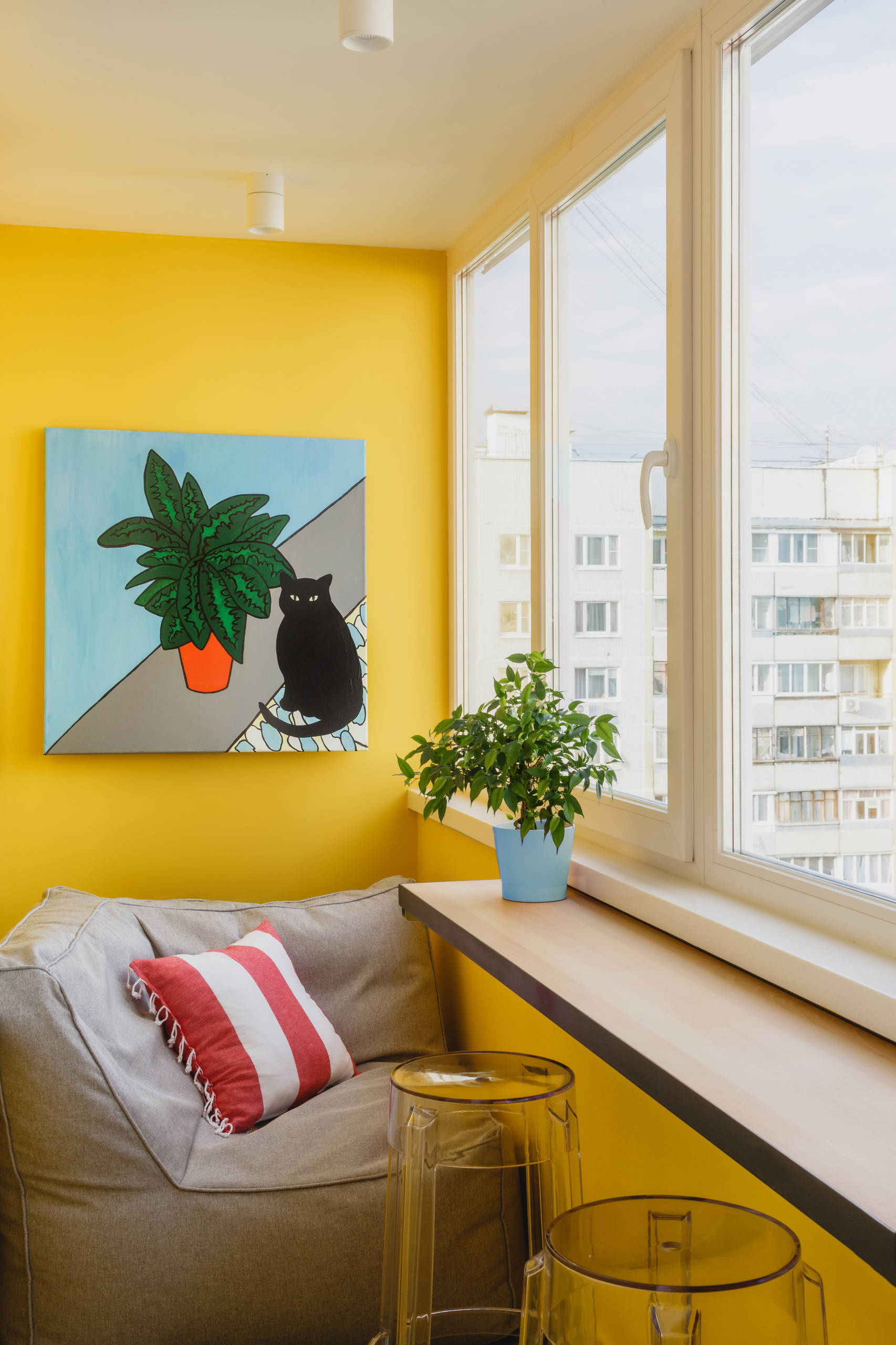 Houzz тур: 34 кв.м — «однушка» с зеркалом для селфи