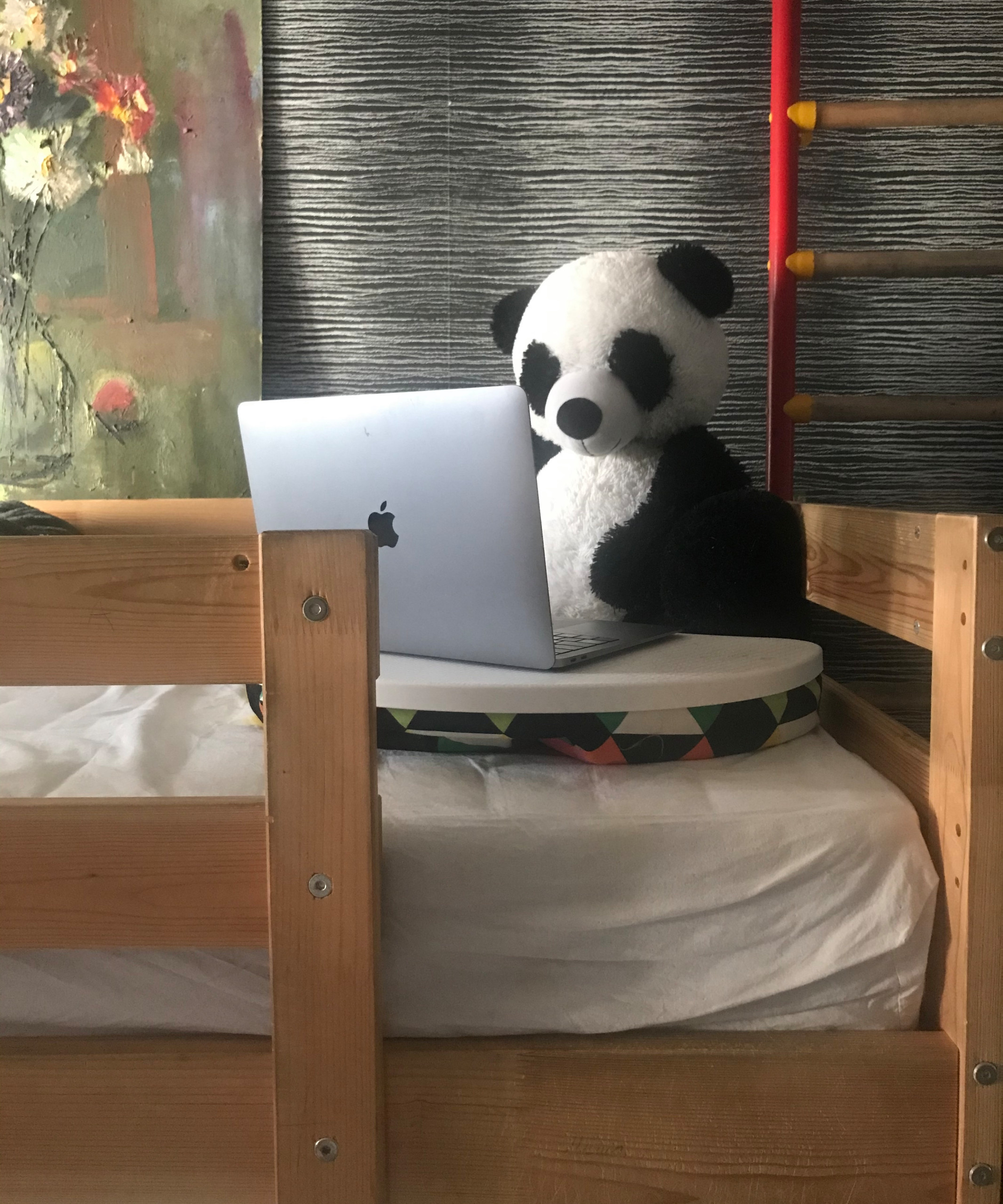 Houzz call: Покажите, где вам удалось развернуть домашний офис