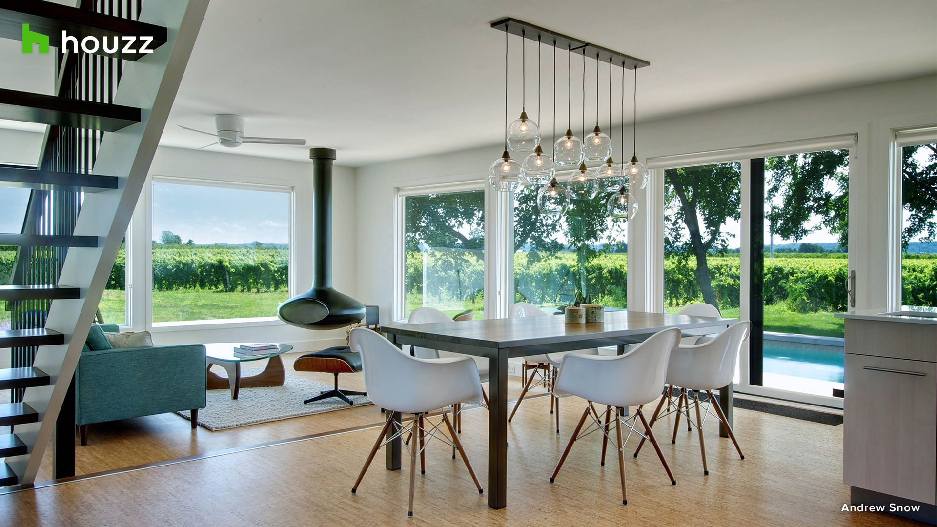 6 виртуальных фонов для ваших видеоконференций