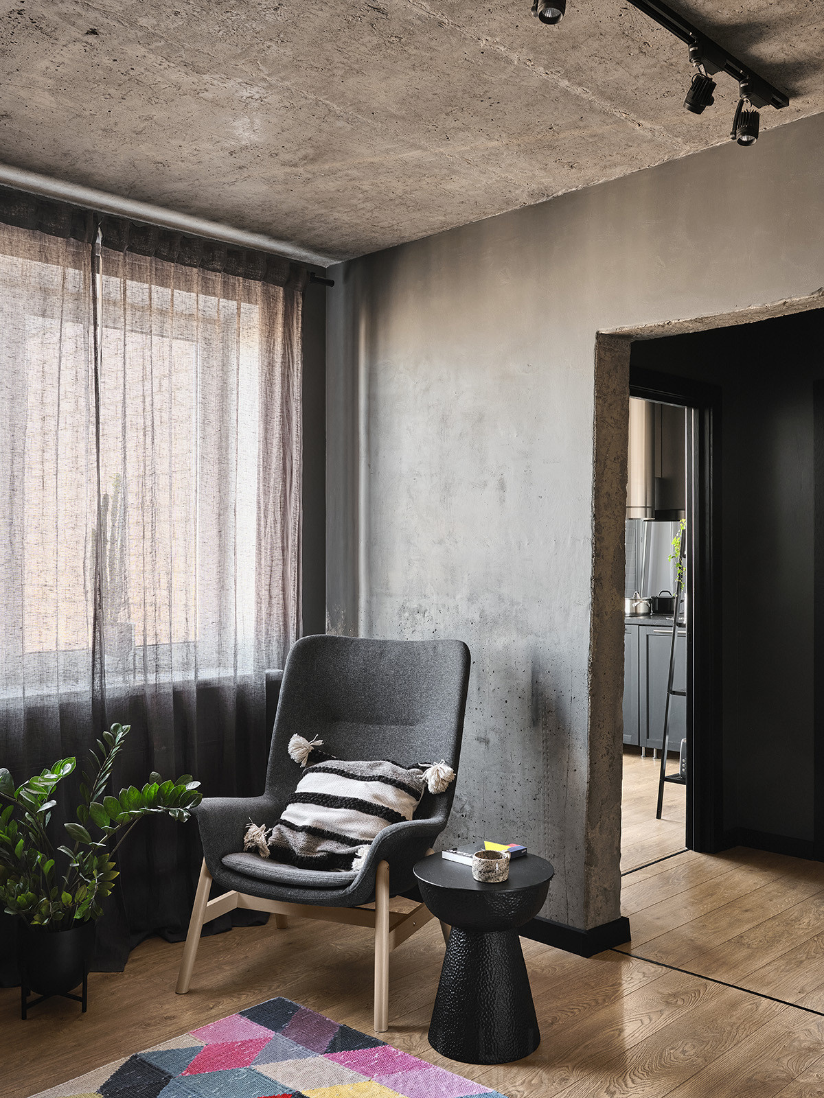 В гостях: квартира в Мурино, где дизайнер жил во время ремонта