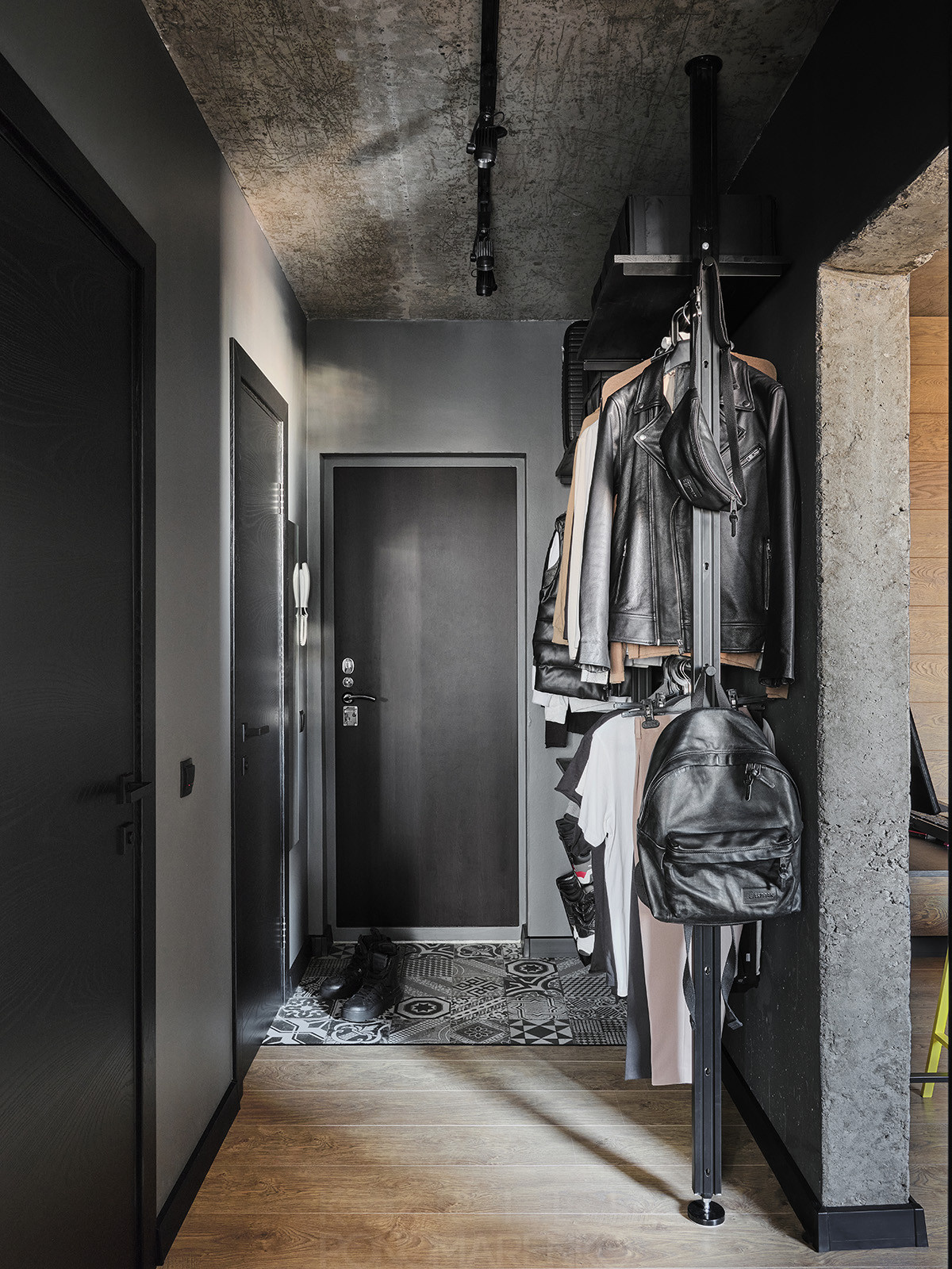 В гостях: квартира в Мурино, где дизайнер жил во время ремонта