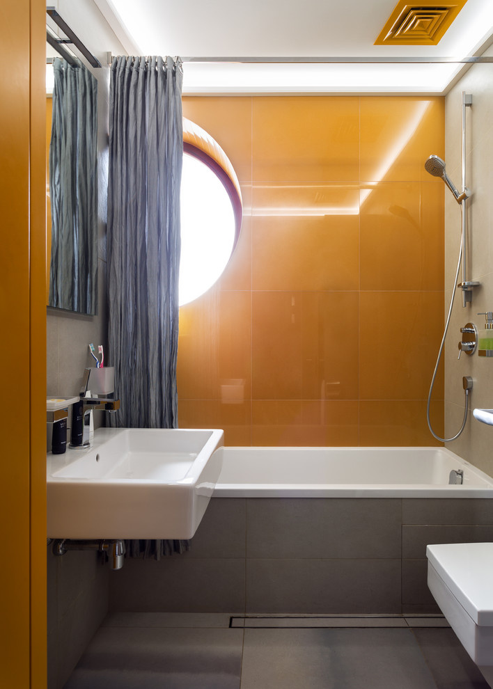 Houzz Украина: Дом для холостяка с камином и СПА-зоной