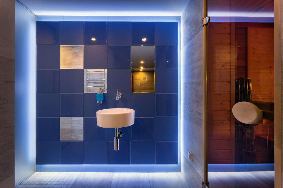 Houzz Украина: Дом для холостяка с камином и СПА-зоной