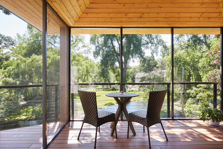 Проект недели: Крыльцо и терраса с видом на ручей в Миннесоте