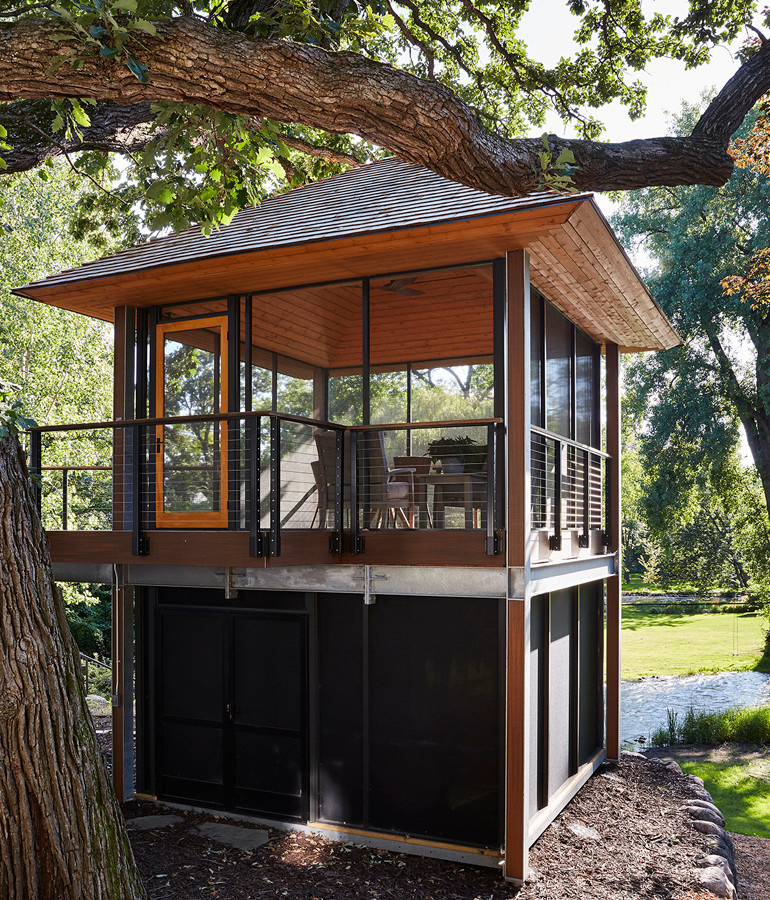 Проект недели: Крыльцо и терраса с видом на ручей в Миннесоте