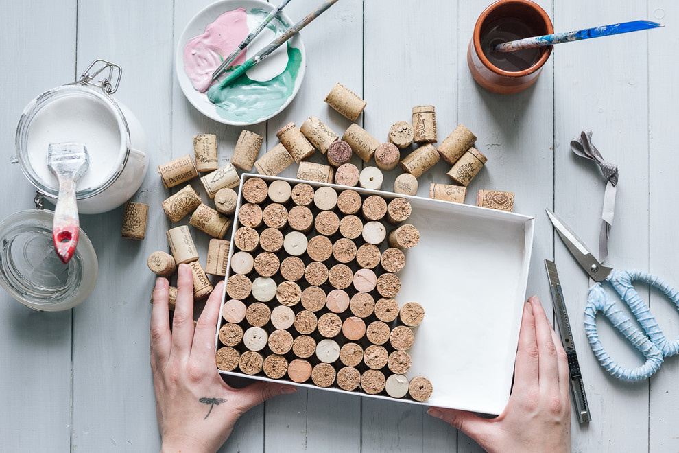 Своими руками: Как сделать доску для заметок из пробок для вина