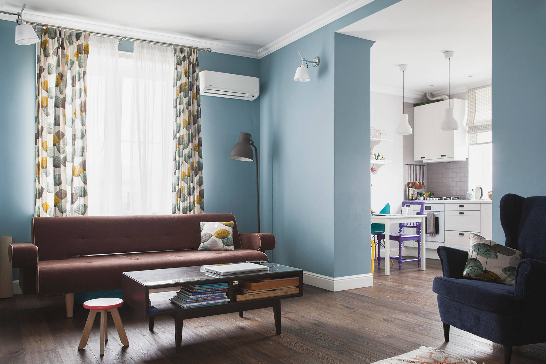 В гостях: Многоуважаемый стеллаж и другие интерьерные находки