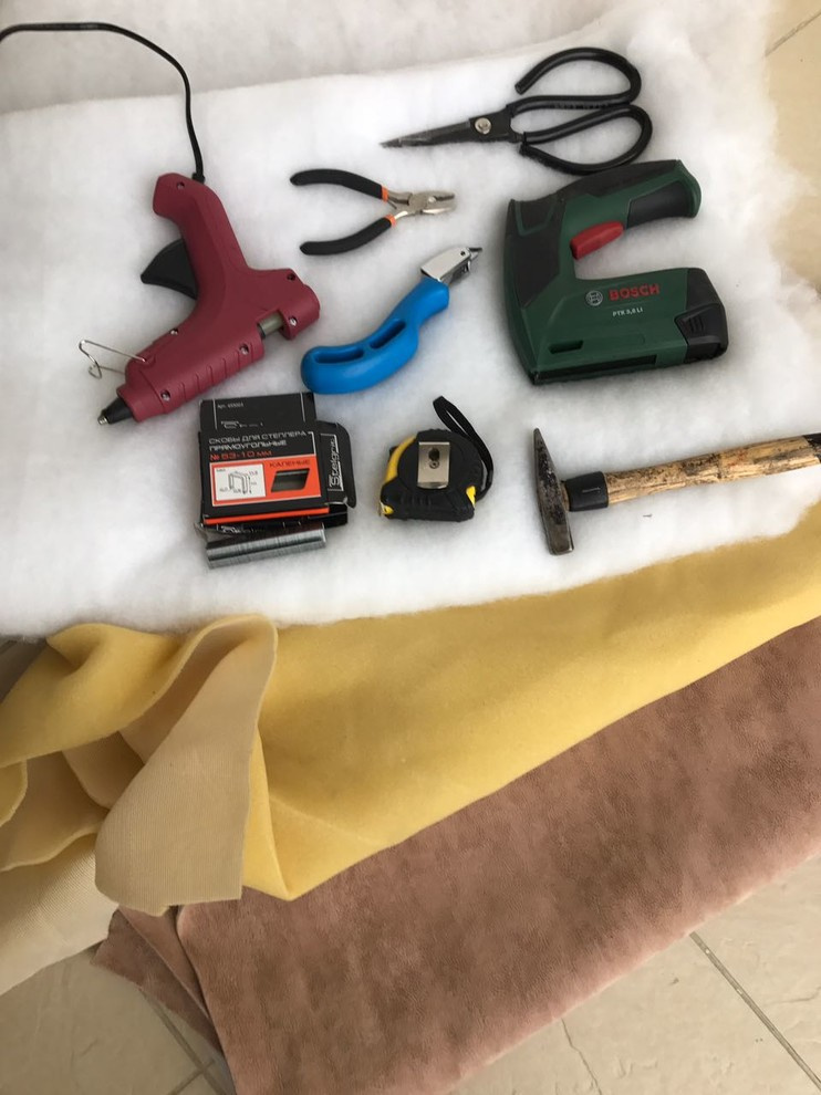 Своими руками: Как поменять обивку мягкого стула