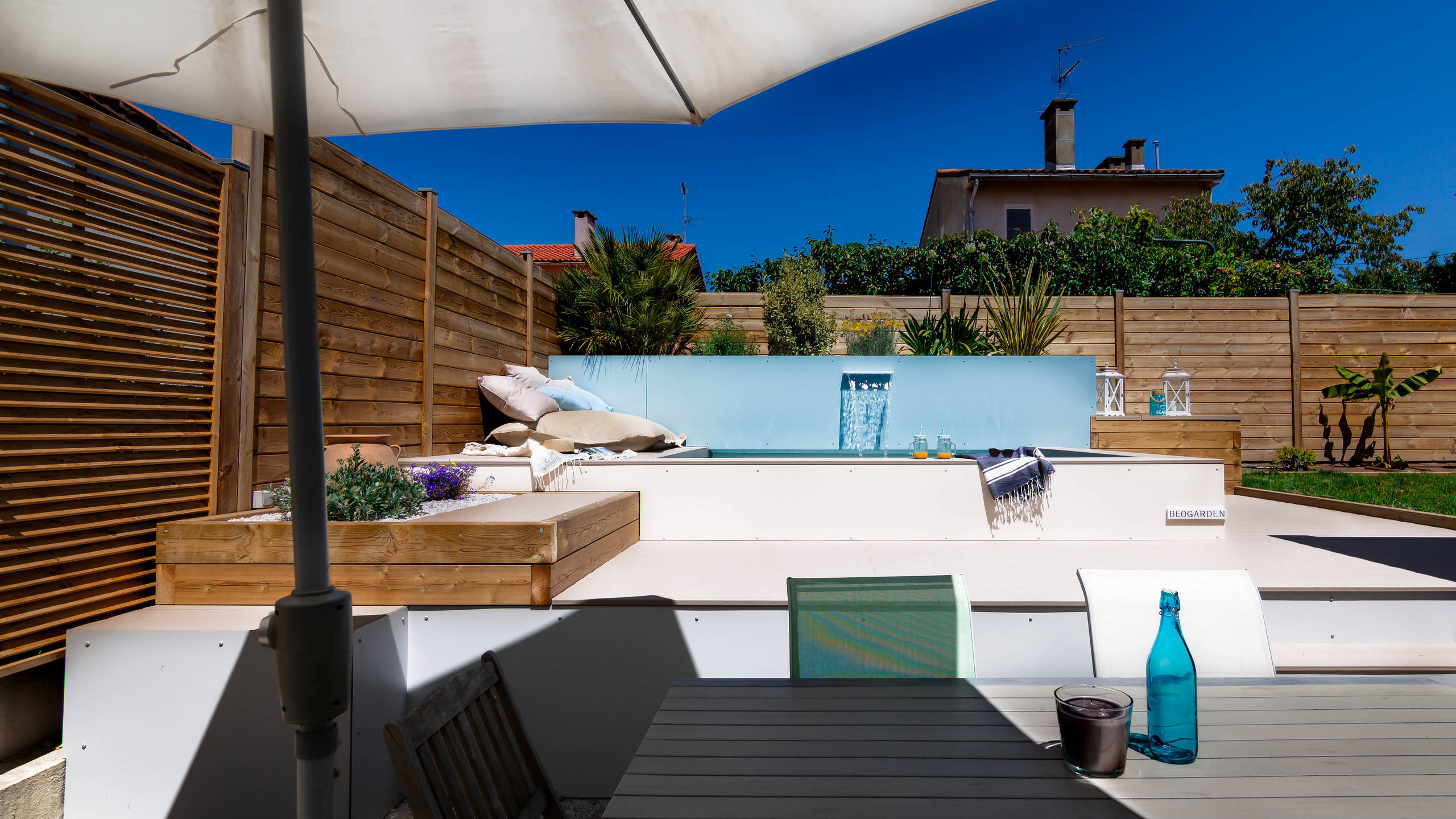 Проект недели: Маленький бассейн в саду под Тулузой