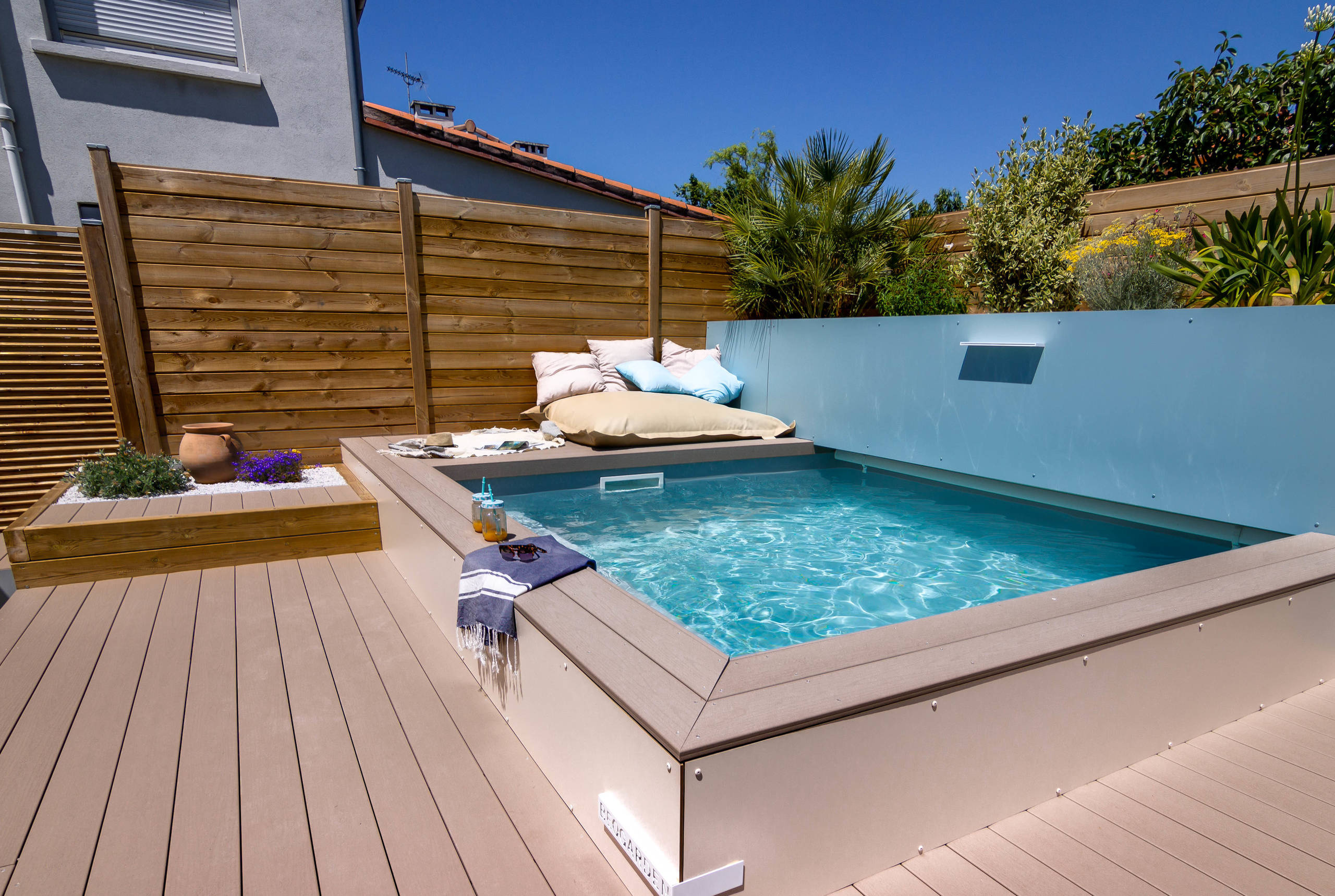 Проект недели: Маленький бассейн в саду под Тулузой