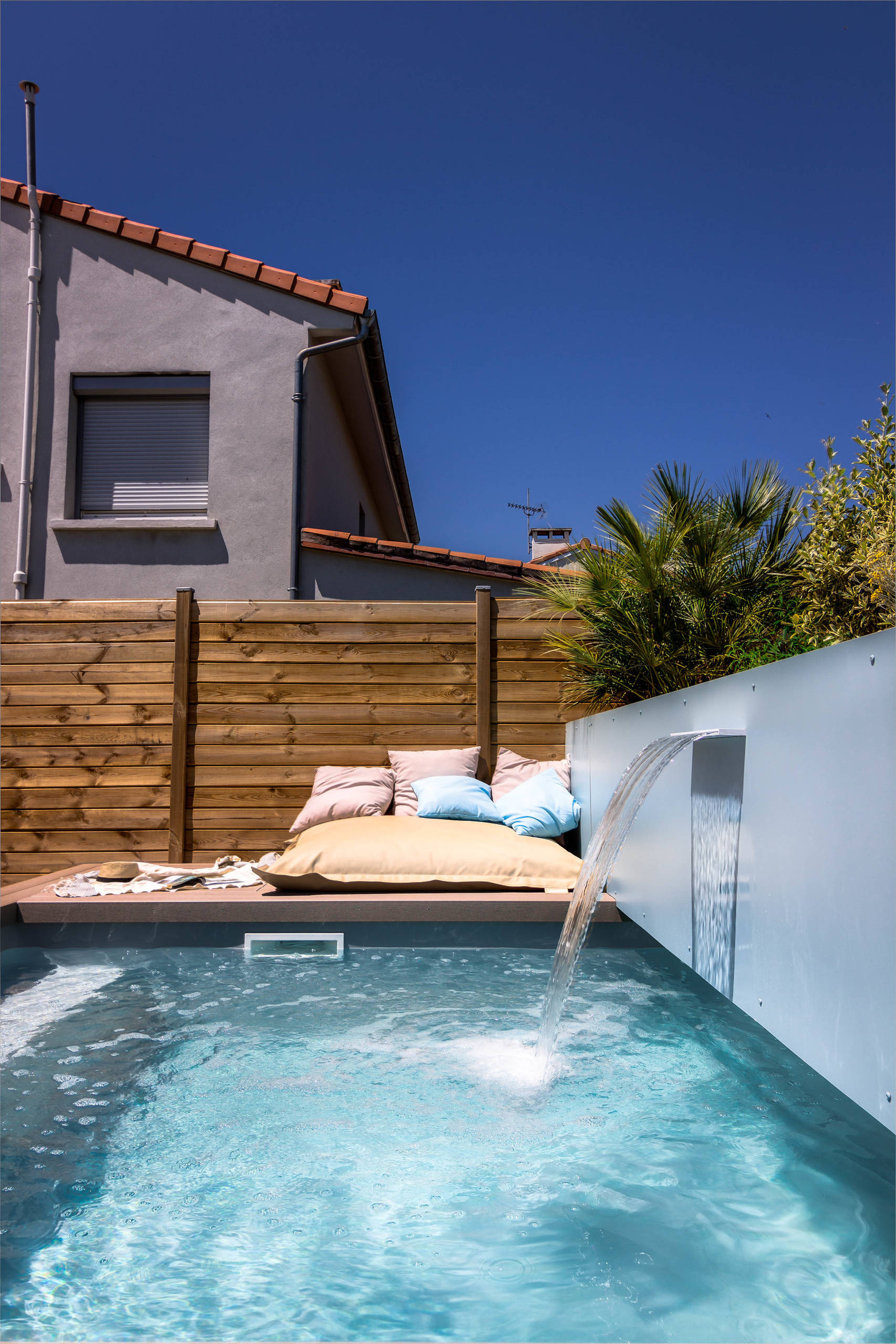 Проект недели: Маленький бассейн в саду под Тулузой