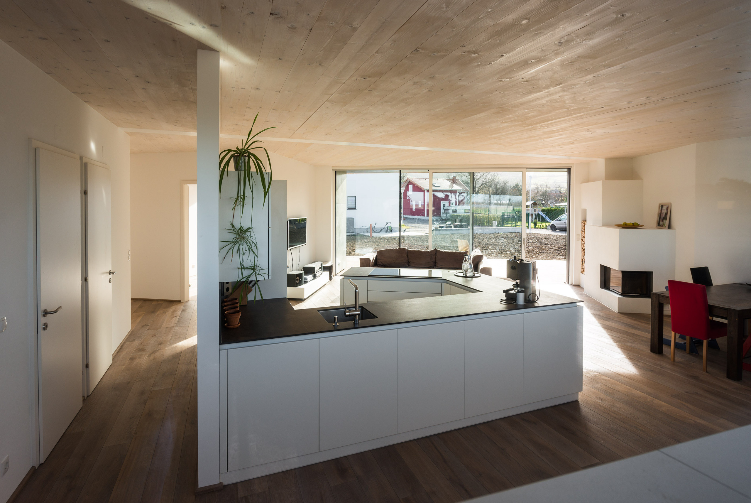 Houzz Австрия: Деревянный дом с «зеленой» крышей под Веной