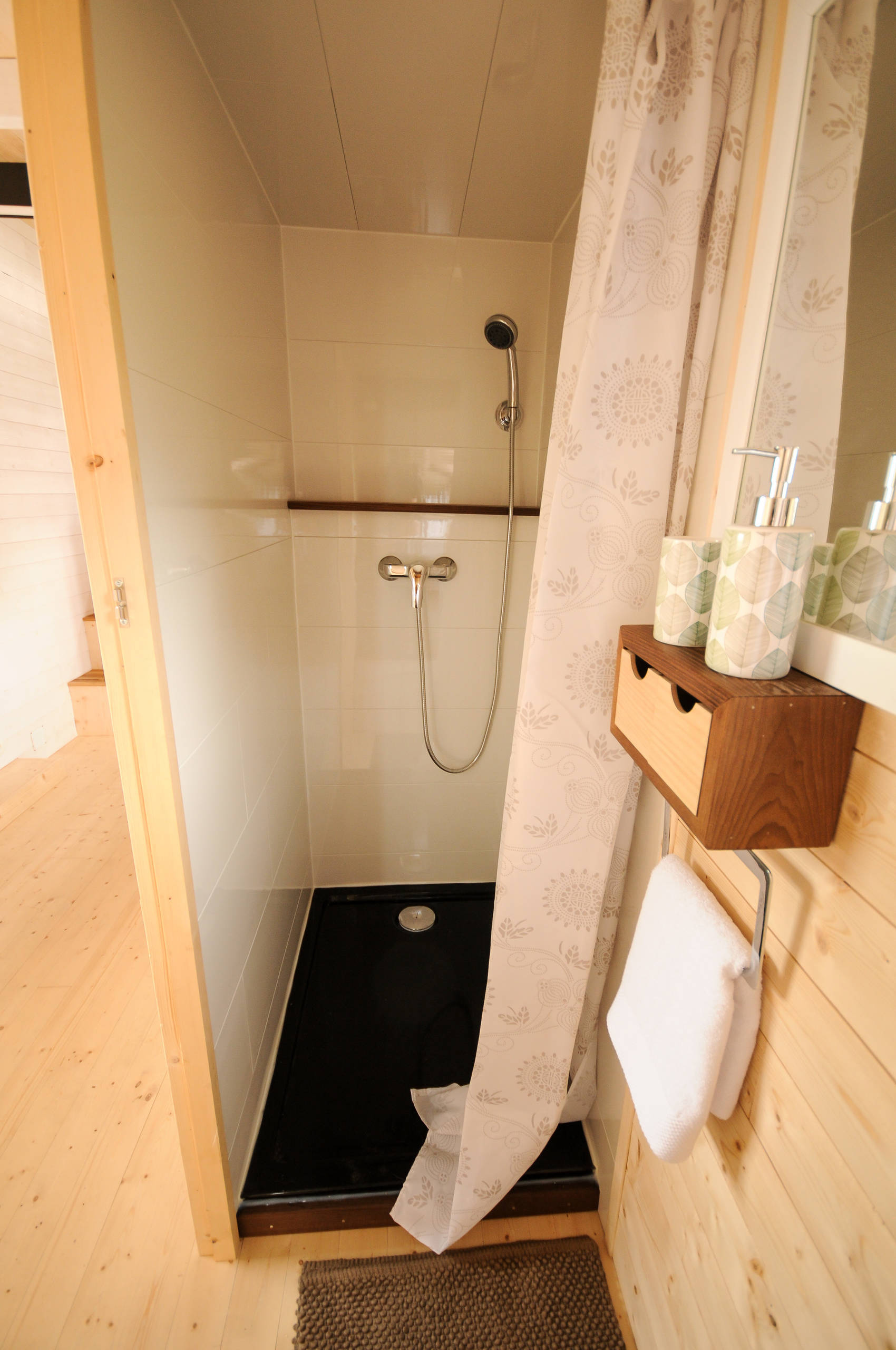 Архитектура: Дом на колесах — 20 кв. м для пары веганов