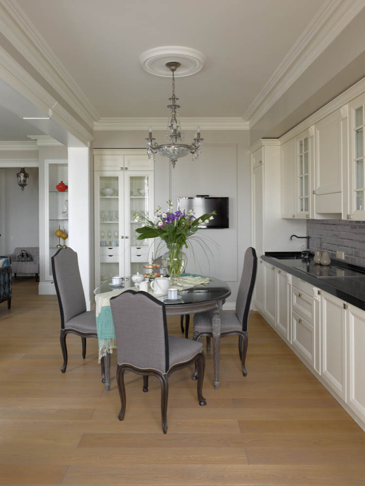 Houzz-тур: Море и классика в интерьерах московской квартиры