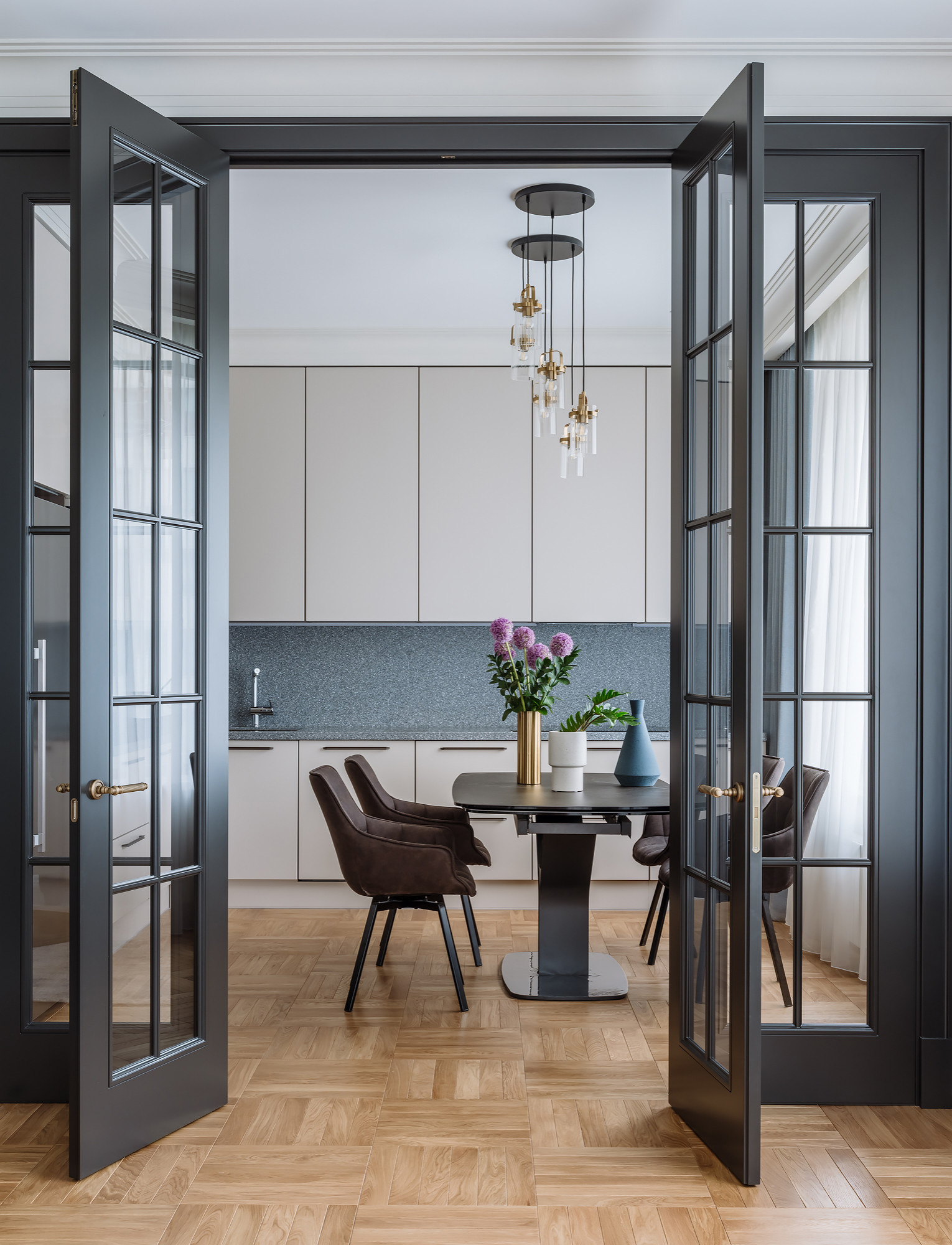 Houzz тур: Одна квартира из двух – 175 кв. м для большой семьи