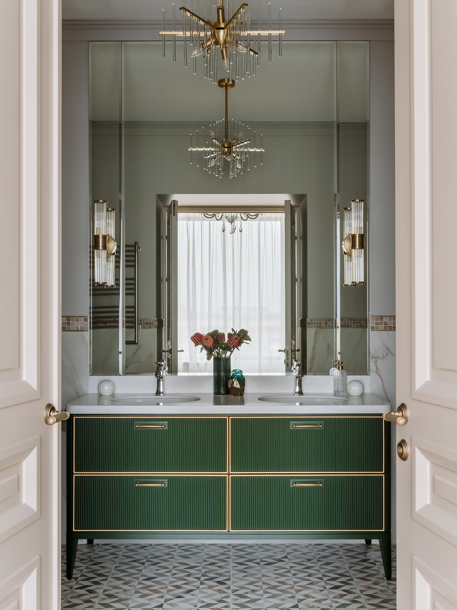 Houzz тур: Одна квартира из двух – 175 кв. м для большой семьи