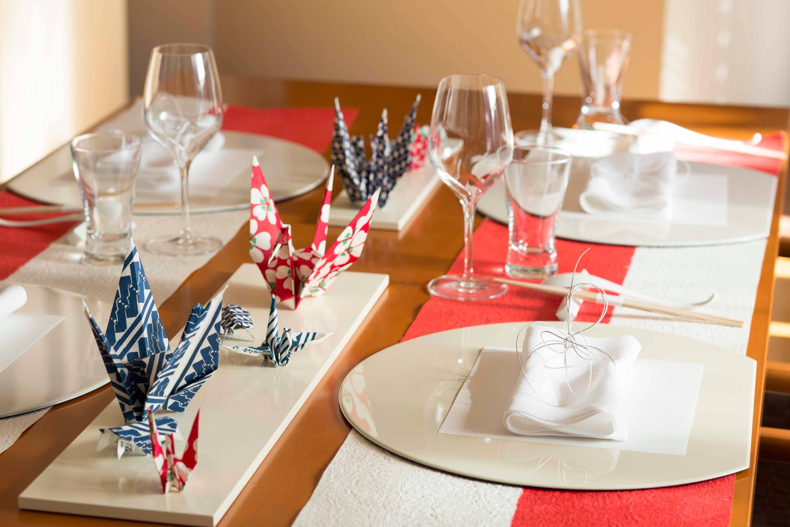 Идеи сервировки стола для тех, кто не привык к застольям