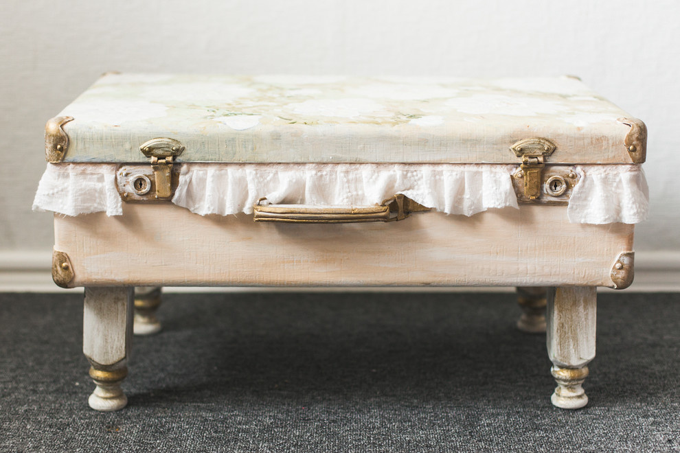 DIY: Ящик для хранения детских игрушек из чемодана