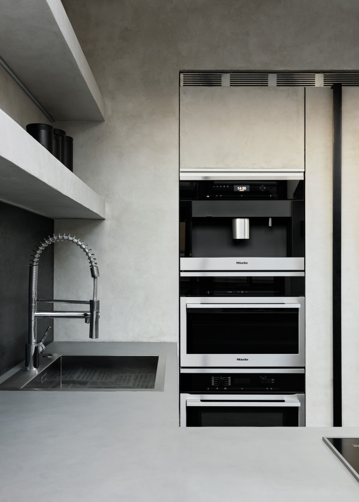 Квартира с видом на крыши Петербурга