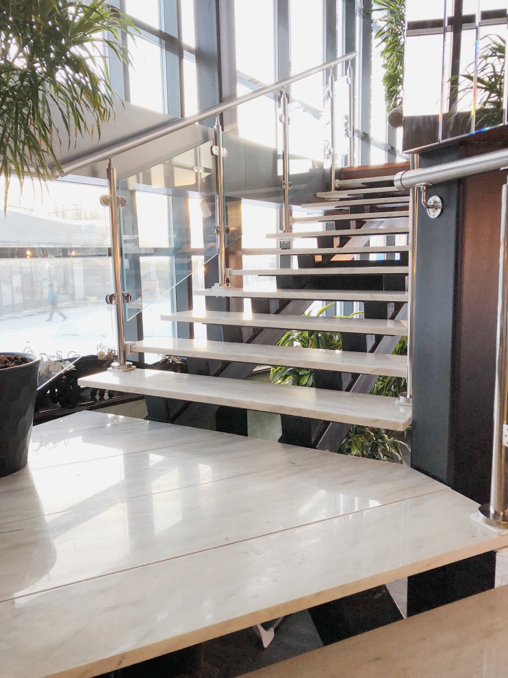 Обложка проекта: Лестница из белого мрамора "Кибик-Кордон"