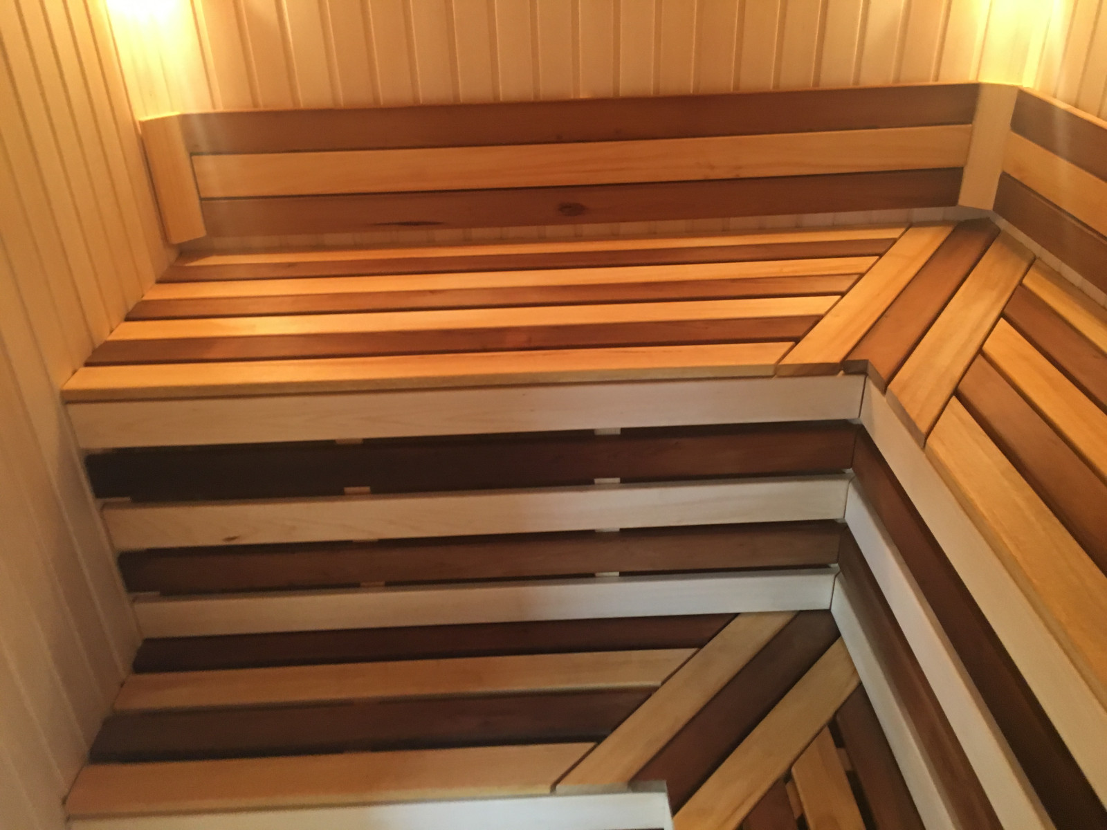 Отделка бани из сруба