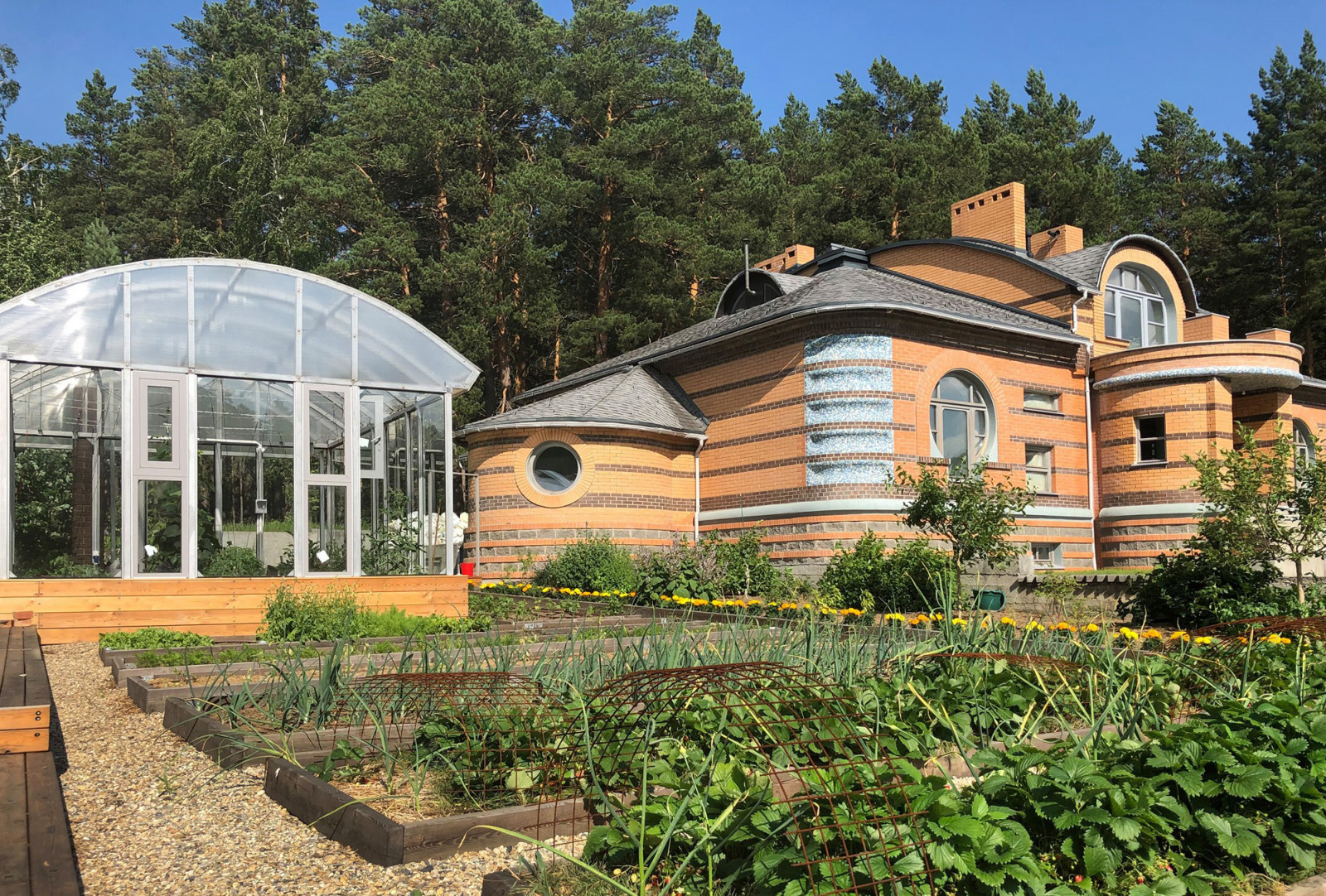 Дом у озера