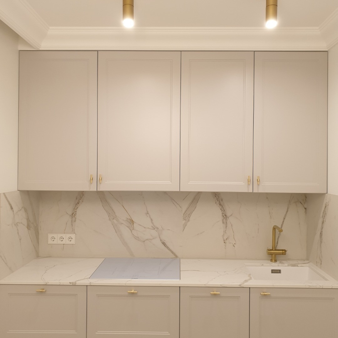 Powder rose neoclassic appartment