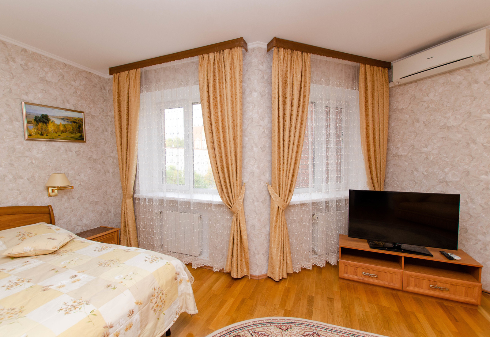 Шторы для спальни в классическом стиле