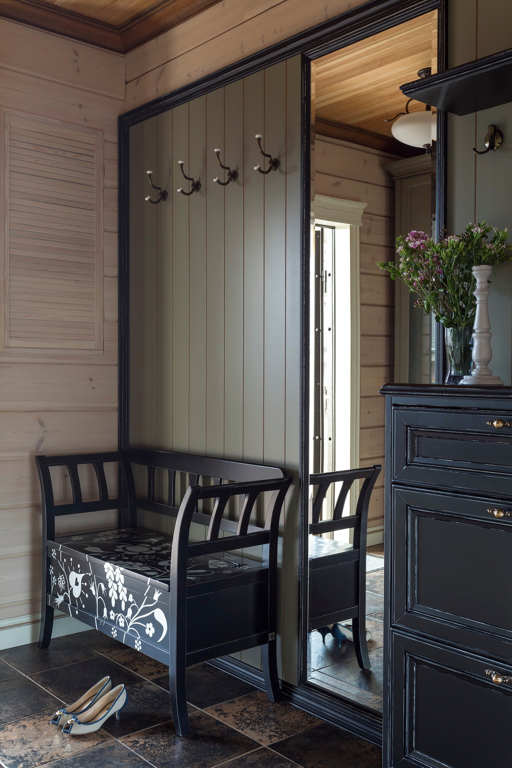 Дом из клееного бруса для большой семьи.