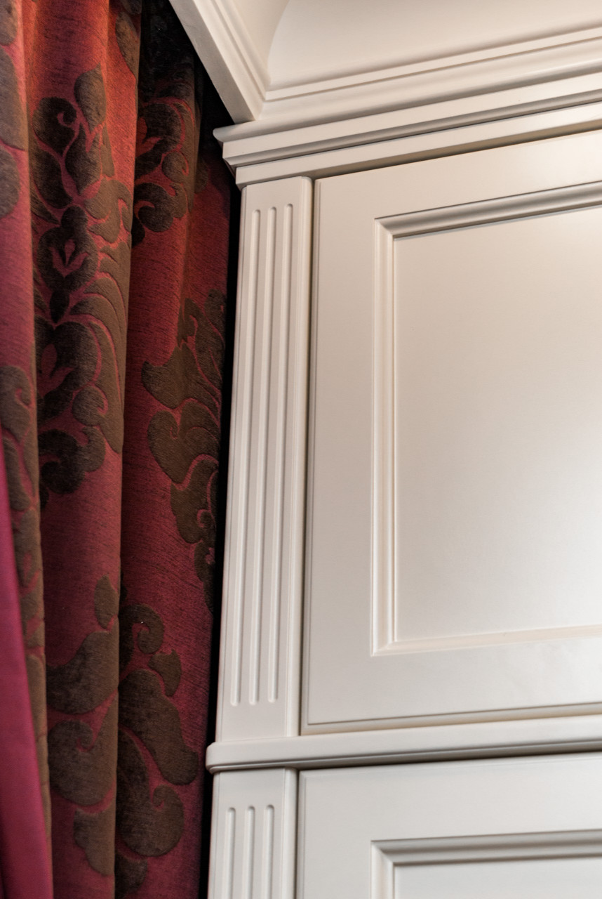 Шкаф в спальне