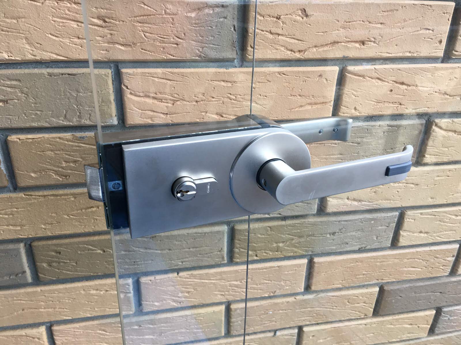 Застеклённая веранда с раздвижными створками