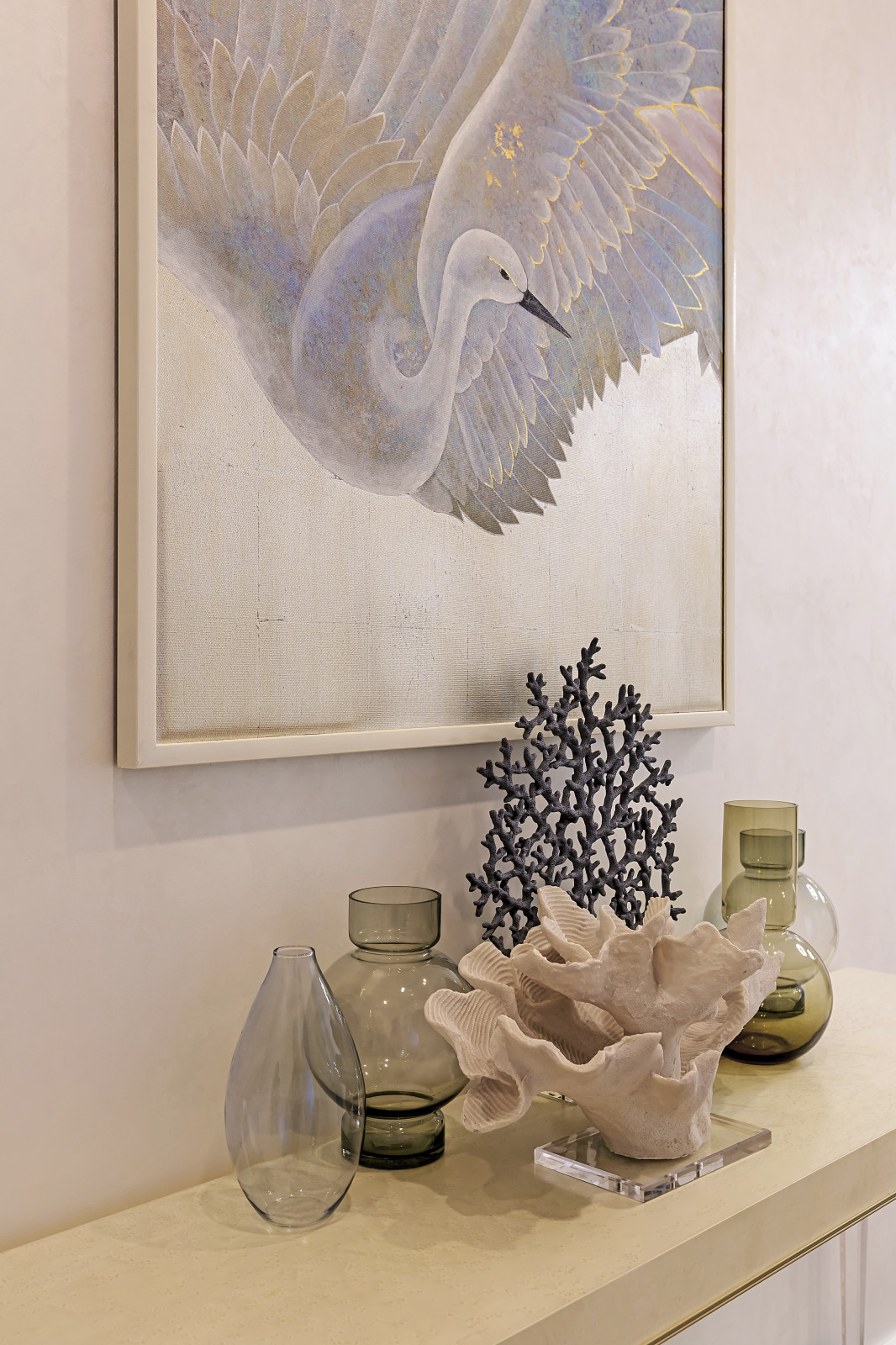 картина в холле