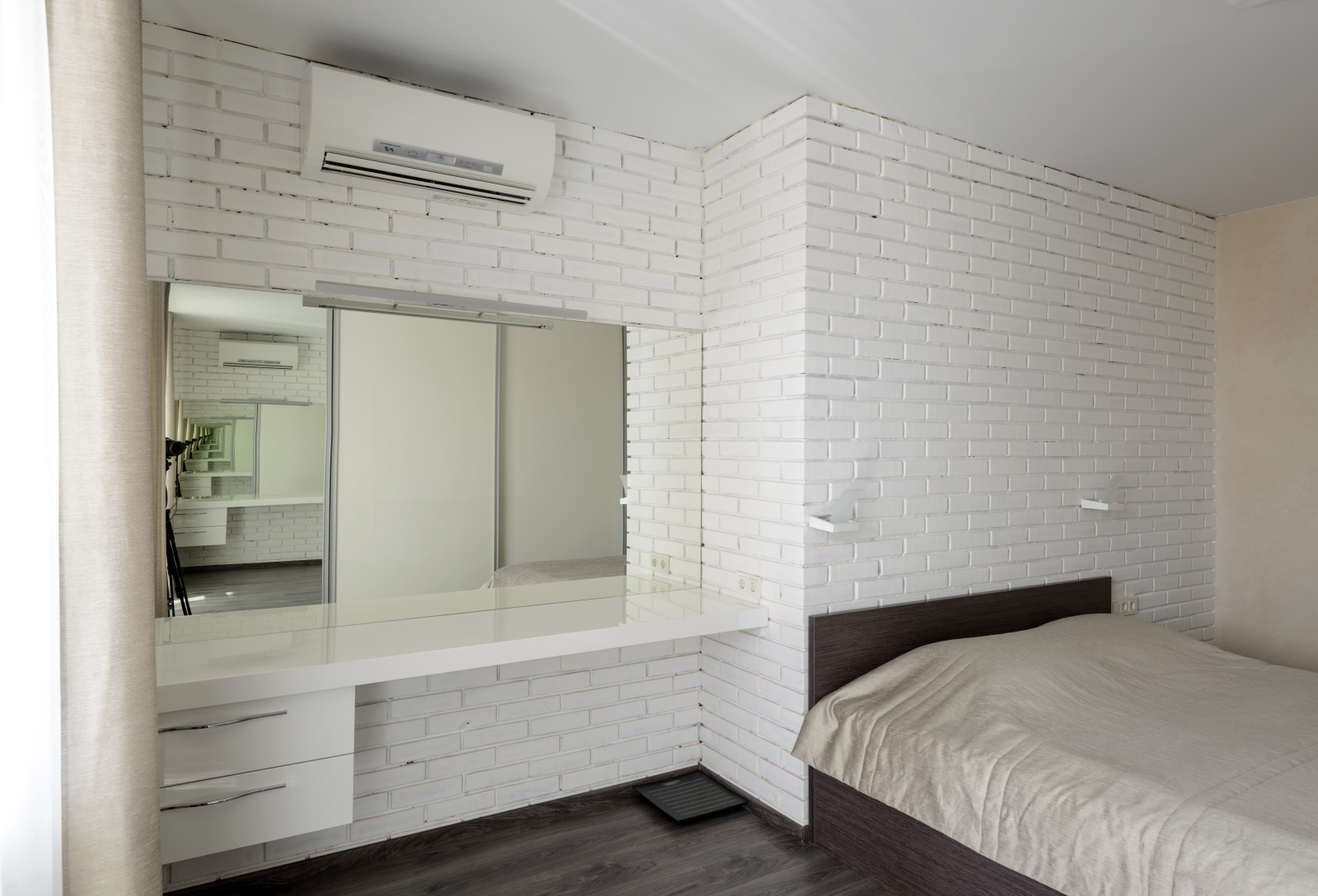 apartment with aquarium